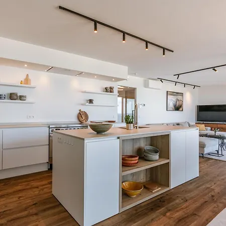 Huswell - Spacious With Huge Terrace With Sea View Vakantiehuis